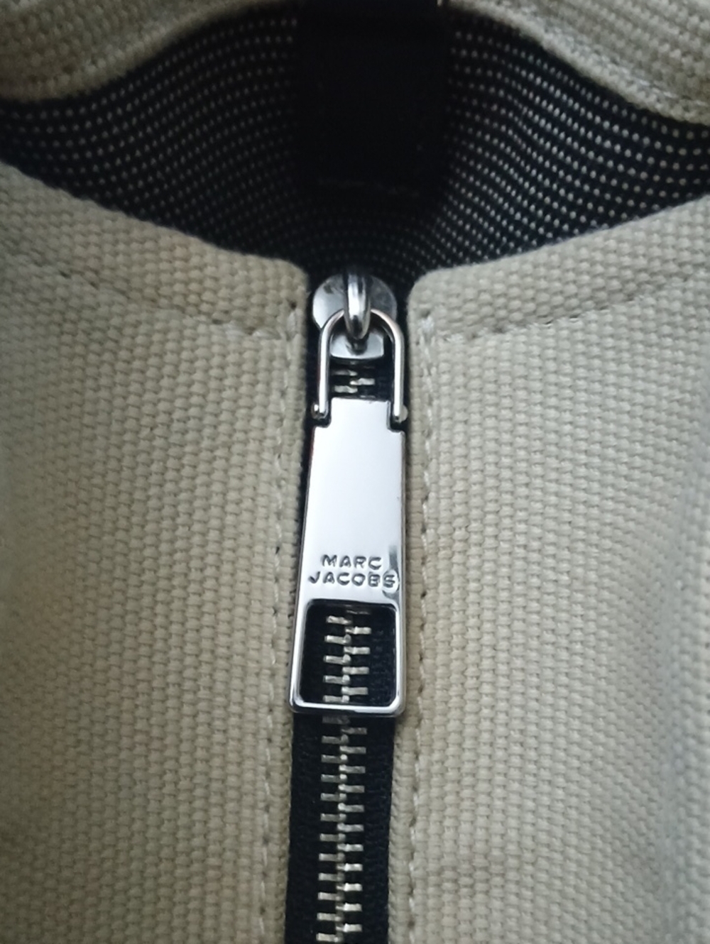 Marc Jacobs The Tote Bag Canvas Small Tote in Cream - Picture 10 of 10